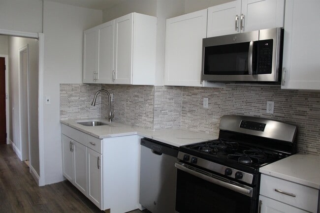 Building Photo - 509 7th St