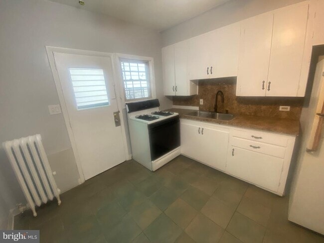 Building Photo - 109 N Thomas Ave