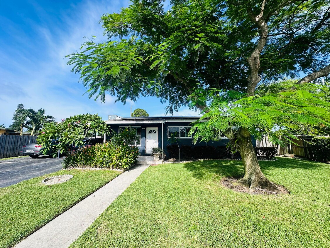 Primary Photo - 1020 S 14th Ct