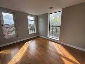 Building Photo - 459 E 135th St