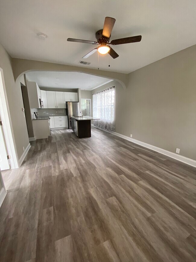 Cocina/Sala de estar - 1611 E 18th Ave