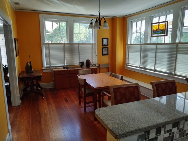 Foto del edificio - 1427 Stovall St