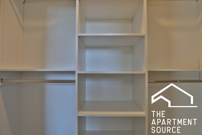 Foto del edificio - 1436 W Blackhawk St