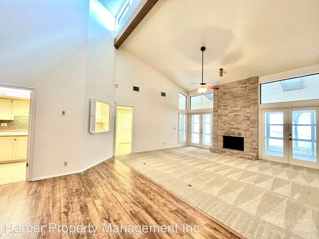 Foto del edificio - 3 br, 3 bath House - 4331 Center Oak Woods St