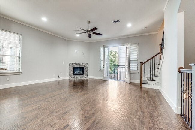 Building Photo - 4323 Dickason Ave