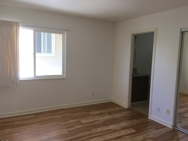 Foto del edificio - 1052 Green St