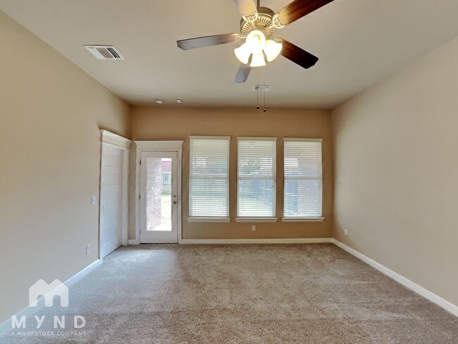 Foto del edificio - 1012 Merlin Dr