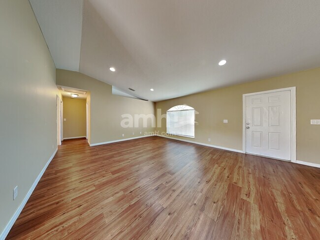 Foto del edificio - 173 SW Evans Avenue