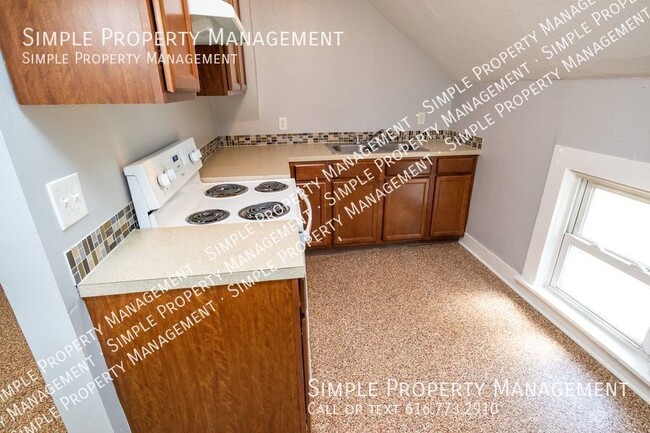 Building Photo - 1 Bedroom, 1 bath beautiful unit close to ...