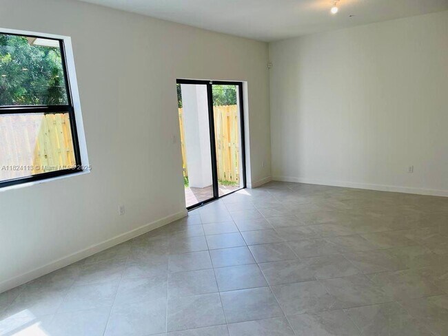 Foto del edificio - 275 SW 159th Terrace