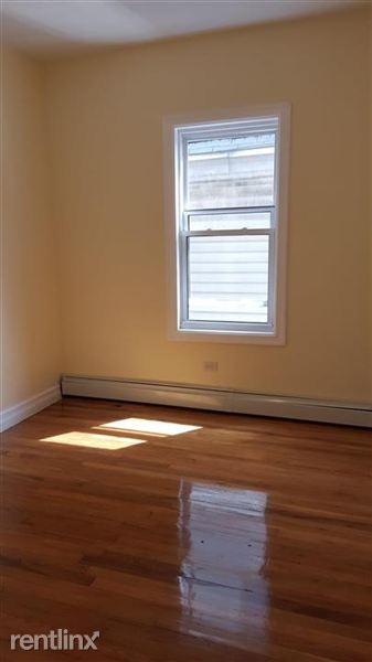 Building Photo - 670 Saint Anns Ave