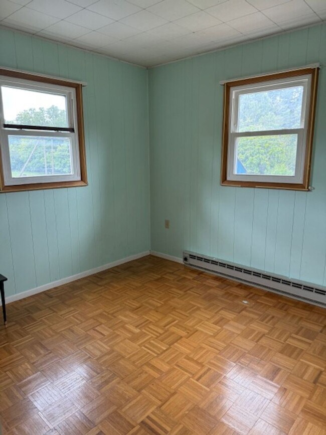 Foto del edificio - Above Garage Apartment