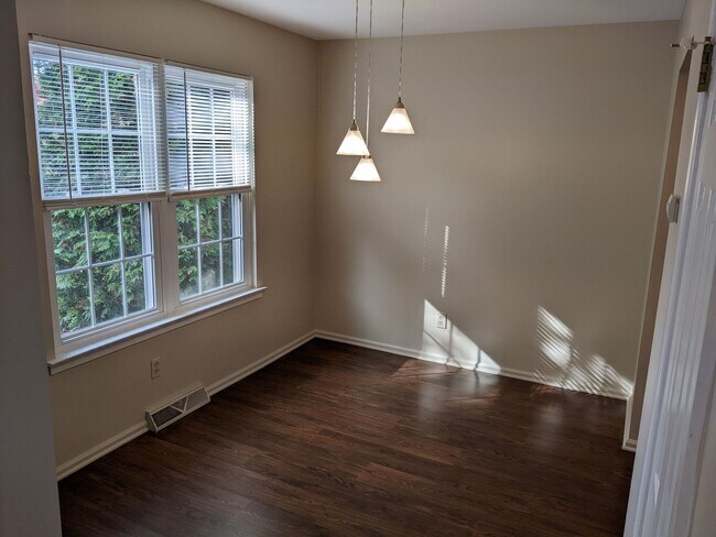 Foto del edificio - 891 Sturbridge Ln