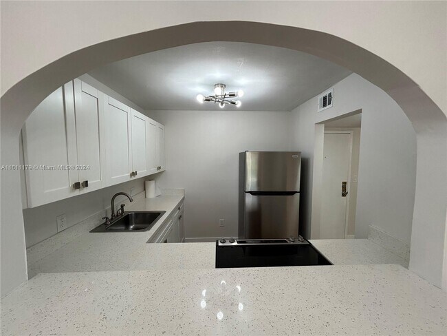 Building Photo - 860 NE 78th St