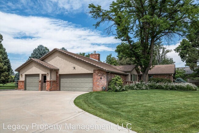 Building Photo - 4 br, 3.5 bath House - 41 Fairway Lane