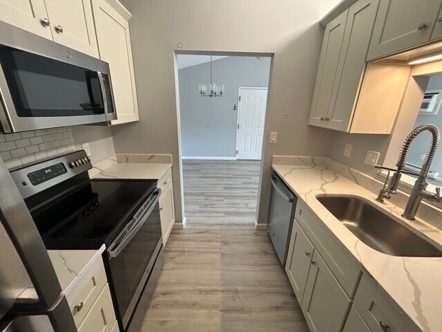 Foto del edificio - 32 Maple Crest Cir