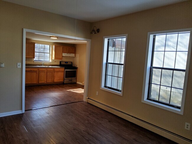 Living area - 4 Sterling St