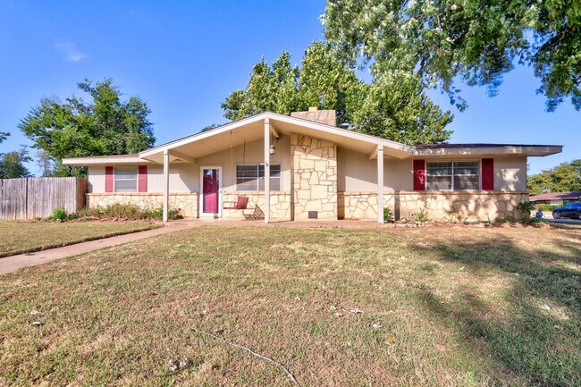 Building Photo - 3 Bed 1 Bath in Bethany!