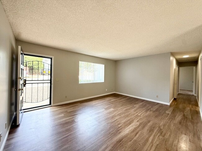 Building Photo - 2350 Sea Breeze Dr