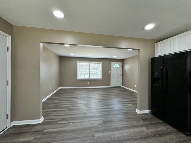 Foto del edificio - 222 Beechwood Dr