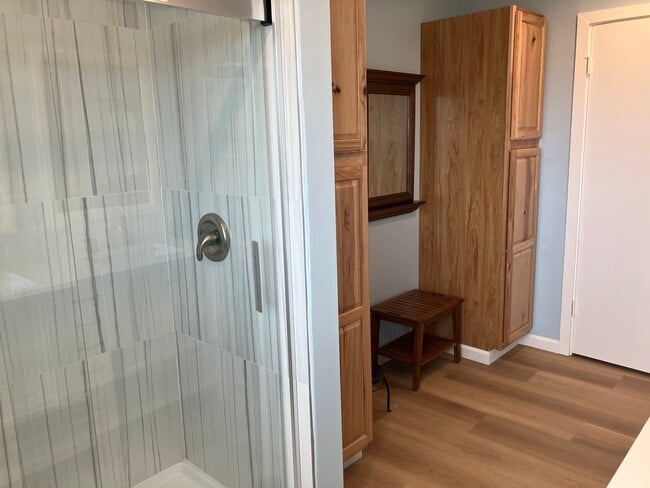 Building Photo - 5083 Windsor Dr