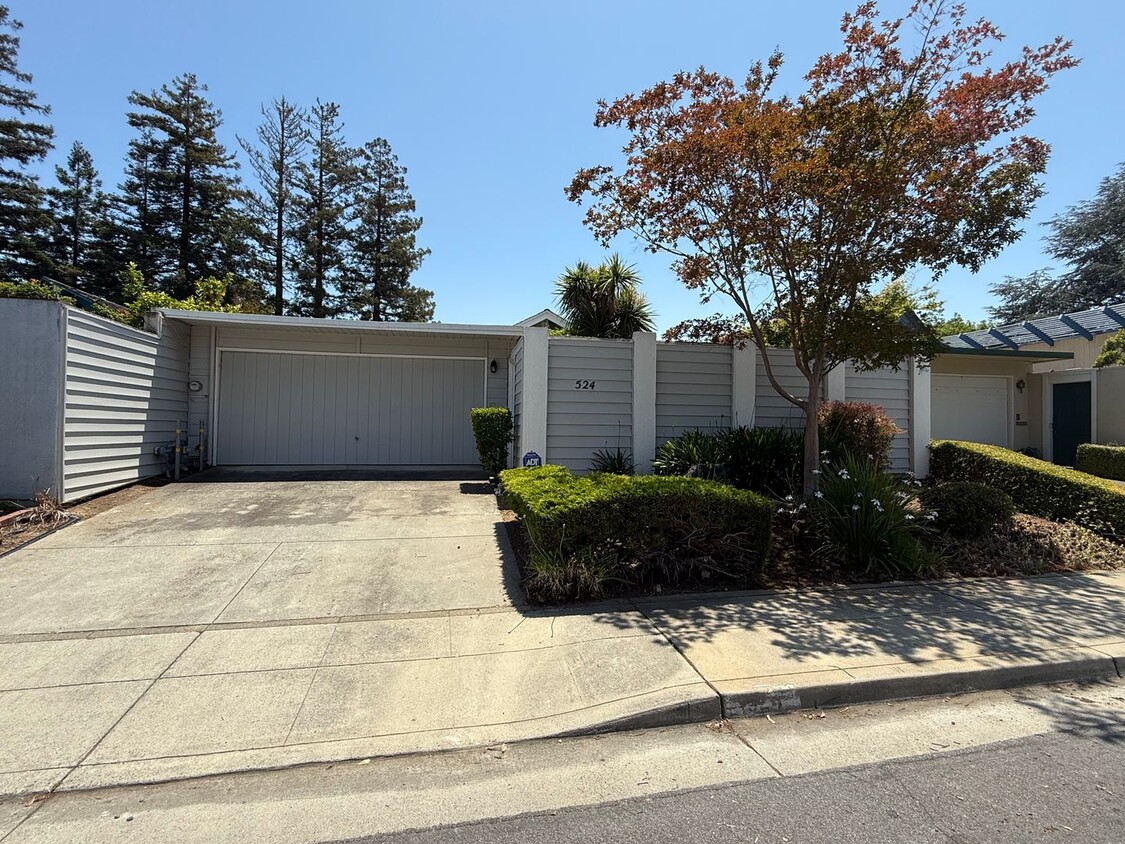 Primary Photo - Sunnyvale - Beautiful update home in Desir...
