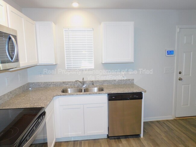 Foto del edificio - 18 Covey Ct