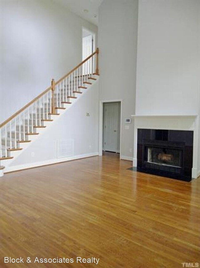 Building Photo - 3 br, 2.5 bath House - 1708 Royal Gorge Rd