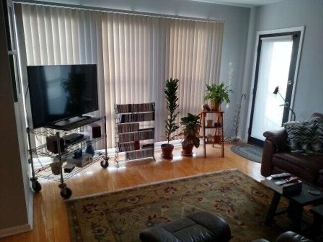 Foto del edificio - 104 S 24th St