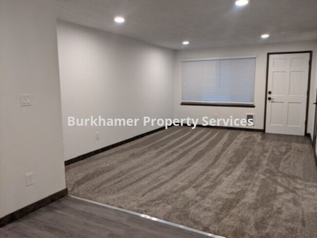 Building Photo - 1804 W Martin St. Elma WA. 98541