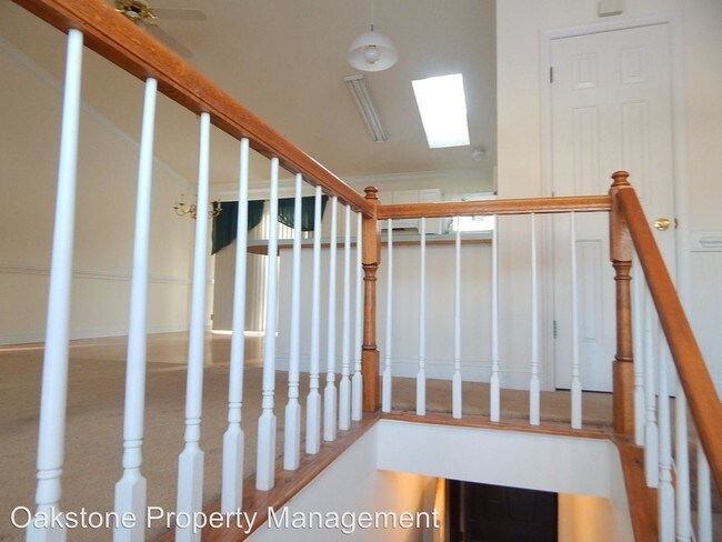 Building Photo - 4 br, 3 bath House - 48 Hall Ct.