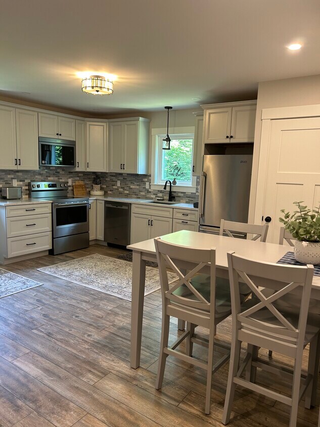 Hermosa cocina comedor - 5 Woodgate Rd