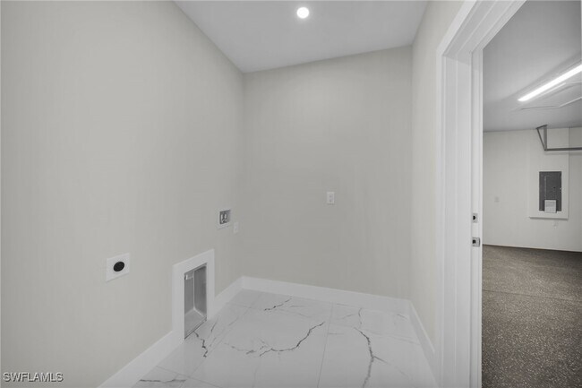 Building Photo - 824 Calumet St E