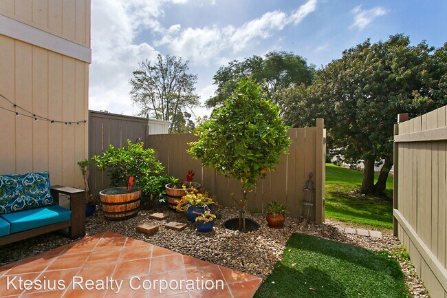 Building Photo - 2 br, 2 bath House - 1765 Greentree Road