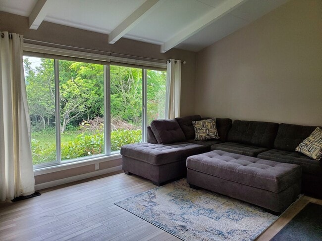 Building Photo - Modern Upgraded 3 bedroom Rambler