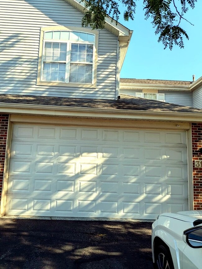 Building Photo - 3125 Anton Dr