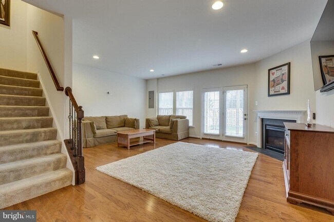 Foto del edificio - Charming 3BR Townhome in Aldie