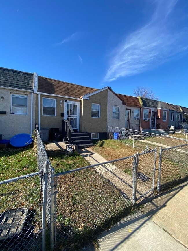 Building Photo - Charming 2-Bedroom Row Home in Sharon Hill