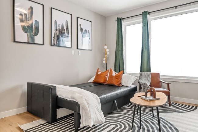 Building Photo - 315 Sora Blvd. SE