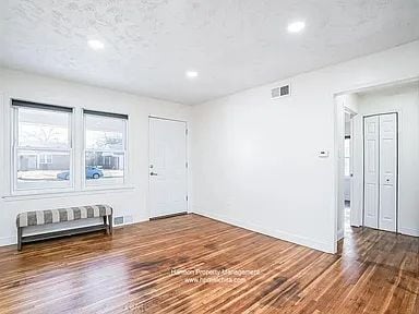 Building Photo - "Charming 3-Bed Haven on South Apache Driv...