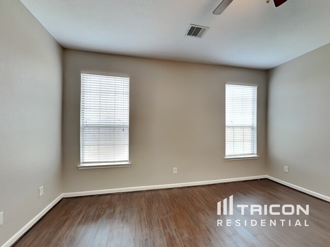 Foto del edificio - 16014 Arapaho Bend Ln