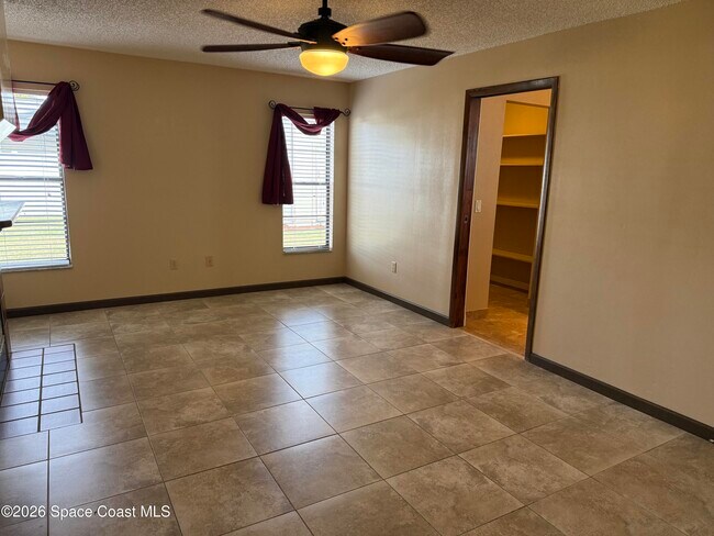 Building Photo - 472 Newfound Harbor Dr