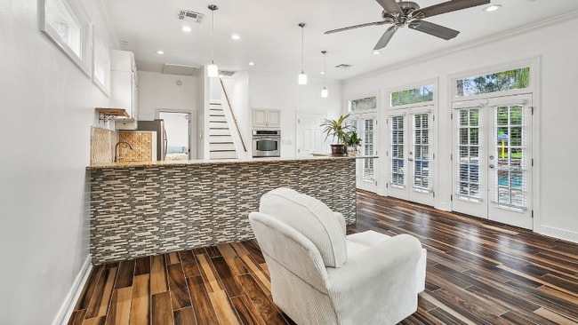 Building Photo - 126 Rue De La Paix