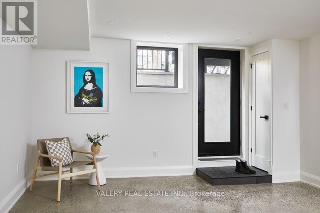 Building Photo - 31 Roslin Ave