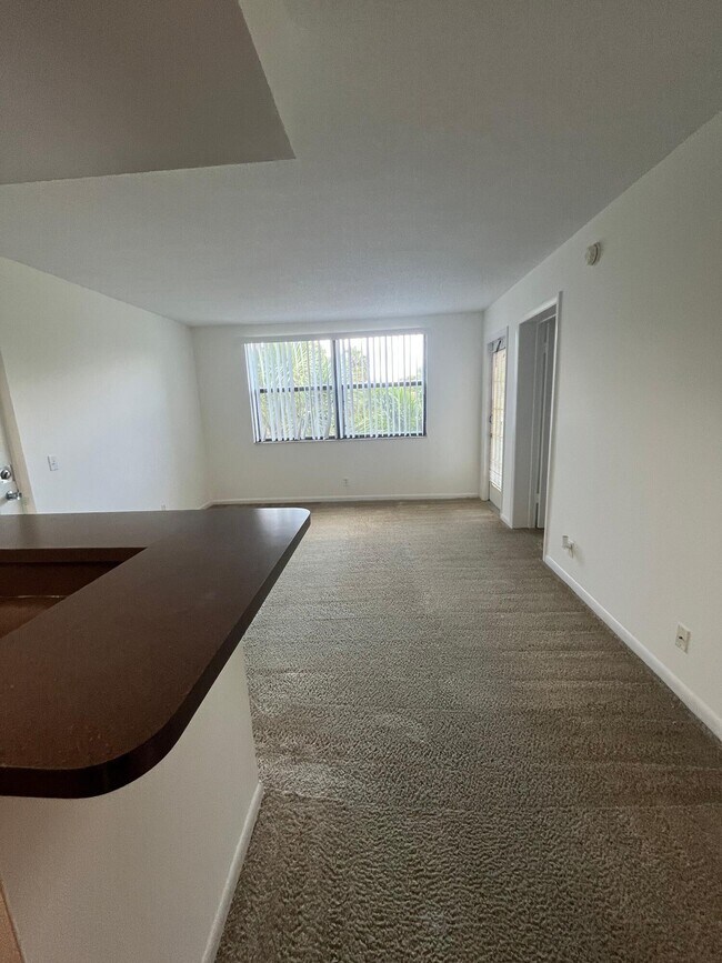 Building Photo - 708 Executive Center Dr