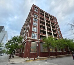 Building Photo - 320 E 21st St