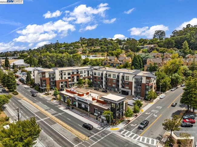 Building Photo - 400 El Camino Real