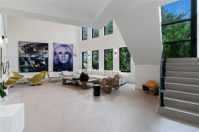 Building Photo - 325 Campana Ave