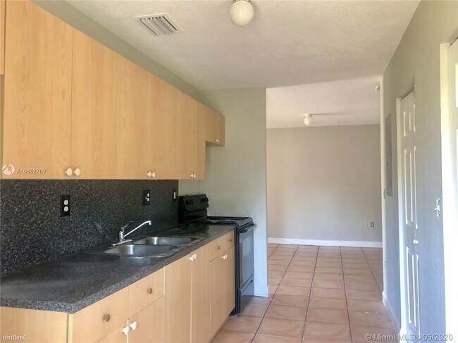 Foto del edificio - 3 br, 2 bath  - 10101 W Indigo St