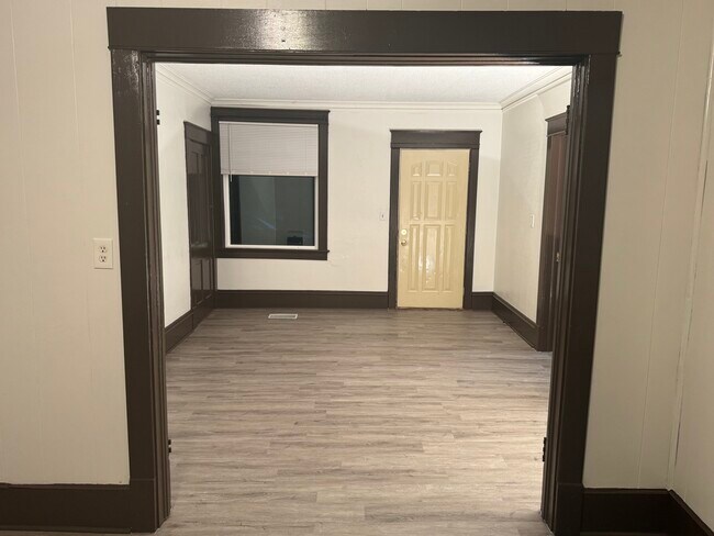 Foto del edificio - 560 8th Ave N
